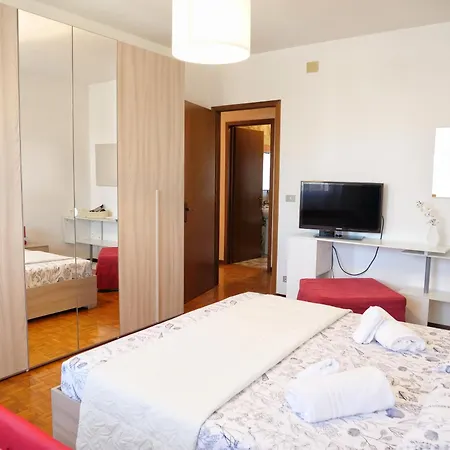 Feriehus Giulietta-casa Con Giardino E Parcheggio Grado