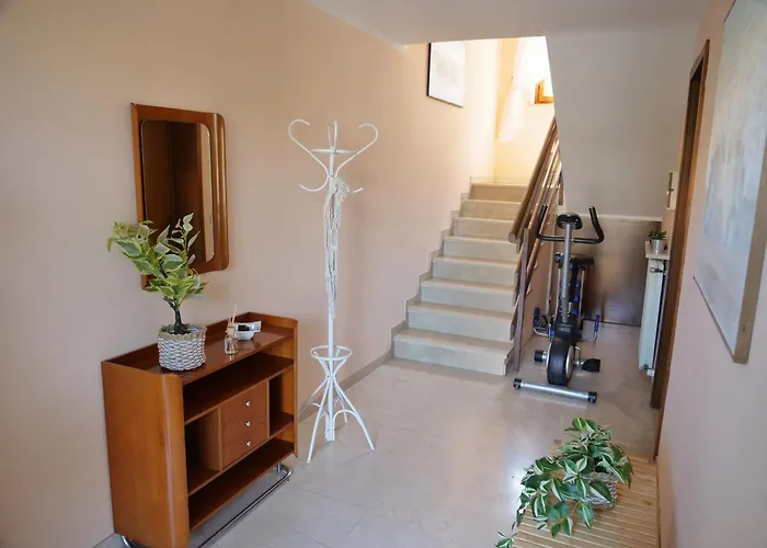 Giulietta-casa Con Giardino E Parcheggio Nyaraló