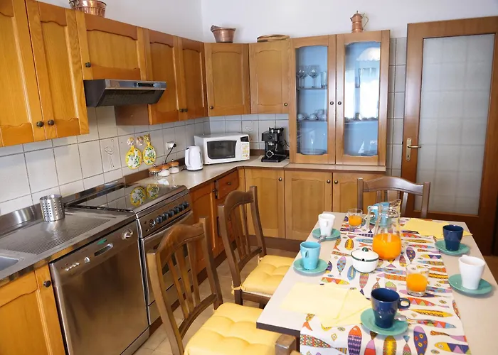 Giulietta-casa Con Giardino E Parcheggio Nyaraló